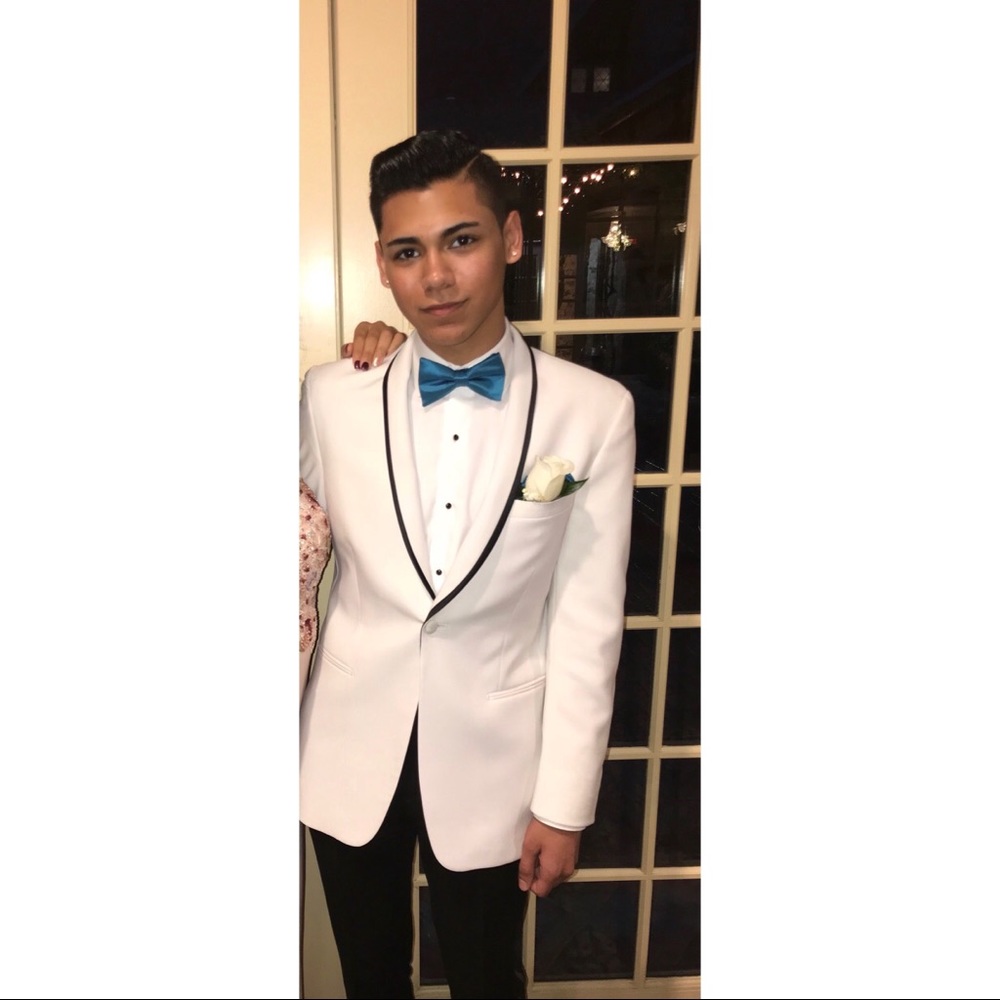 Meet your Posher, Alexi